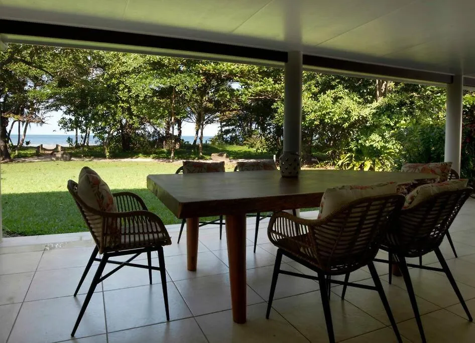 Alani - Absolute Beachfront - Sleeps Up To 10 Mission Beach