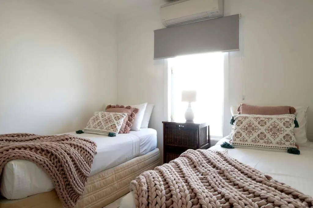 Alani - Absolute Beachfront - Sleeps Up To 10 Mission Beach Australia