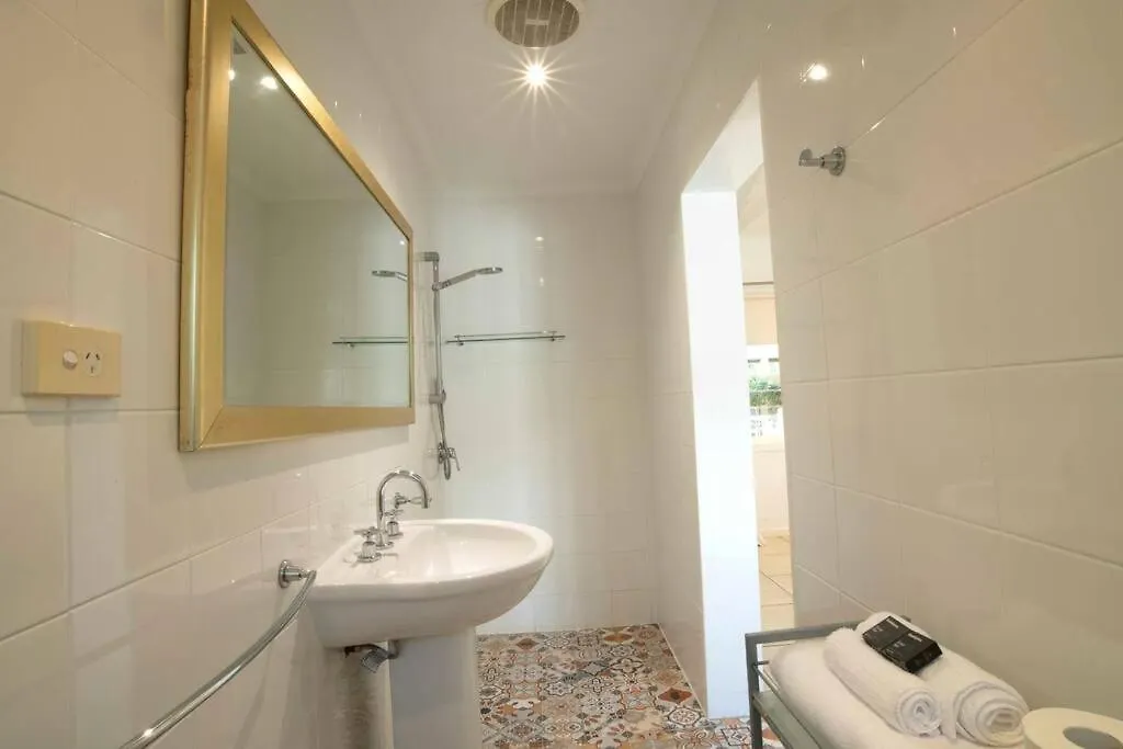 Alani - Absolute Beachfront - Sleeps Up To 10 Mission Beach 0*,  Australia